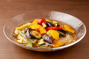 夏野菜のぶっかけそうめん