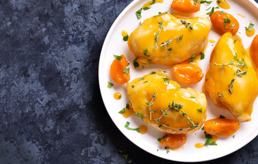 Chicken breasts in apricot sauce