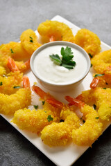 Fried shrimp with sauce