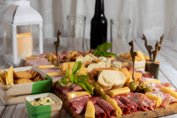 picada tradicional argentina con variedad de fiambres!!!