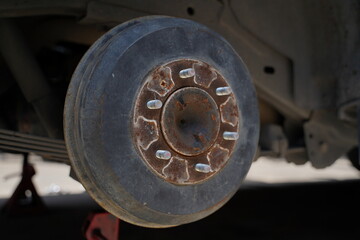 Car's disc brake detail service