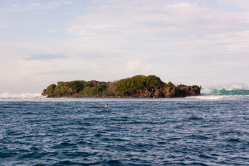 Naklejka premium Surf Spot Stimpys Rock Island Siargao Island The Philippines