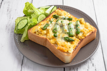 玉子チーズトースト