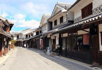 Fototapeta premium Street with traditional japanese houses, Bikan district, Kurashiki, Japan