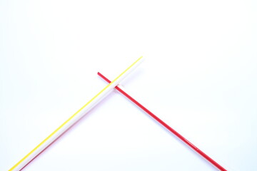 クロスするストロー