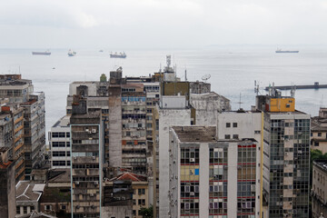 Zaniedbane blokowiska w nowej części Salvadoru, Brazylia