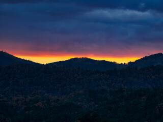 Fototapeta na wymiar Sunset deep in the mountains