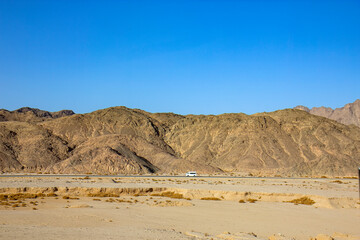 Fototapeta na wymiar View of the road in Egypt stone desert