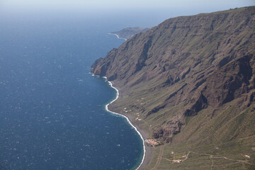 vista desde el mirador de isora de las playas con el parador nacional de el hierro