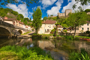 Fototapeta na wymiar Mailly le Chateau im Yonne im Burgund