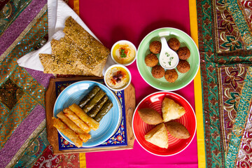 comida árabe,  Zambuces, rollos de hoja de uva