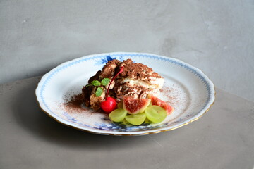 ティラミスとフルーツ