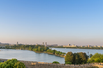 Obraz premium Gardening and retro architecture in Xuanwu Lake Park, Nanjing, Jiangsu, China