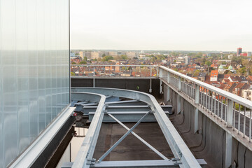 track of an window cleaner