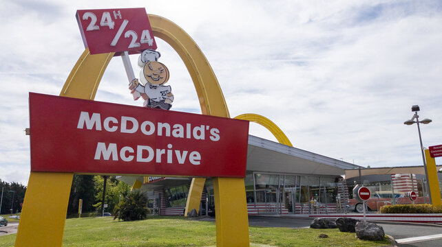 McDonalds Mc Drive Text Brand And Logo Sign On American Hamburger Fast Food Us Restaurant Chain McDonald's Shop