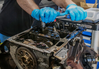Engine repair - car repair workshop and service - obrazy, fototapety, plakaty