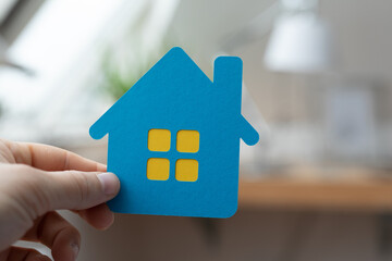 haus in hand