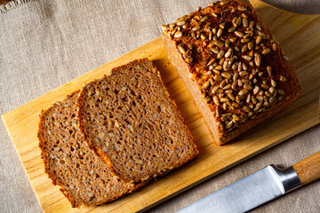 Moist wholemeal bread, crushed or ground whole grain