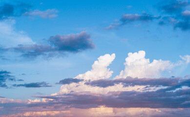 Obraz premium Dramatic sunset sky and clouds.
