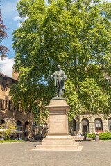 Fototapeta na wymiar The monument of Minghetti in Bologna