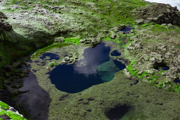 Rochers dans l'océan à Biarritz