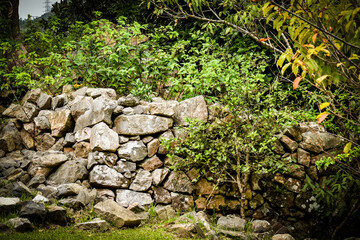 沖縄、今帰仁城跡付近の景色を眺めながら