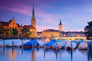 Obraz na płótnie Canvas Skyline von Zürich am Abend, Schweiz