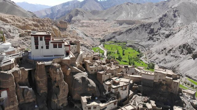 ZANSKAR VALLEY AND TREKKING AND LAMAYARU MONASTERY INDIA