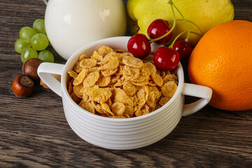 Breakfast with corn flakes and milk