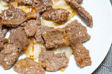 美味しそうな牛肉の炒め物の写真