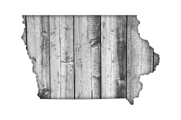 Karte von Iowa auf verwittertem Holz
