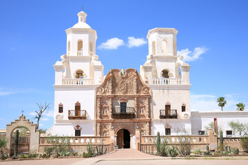 Fototapeta na wymiar Historic San Xavier del Bac mission near Tucson in Arizona, USA