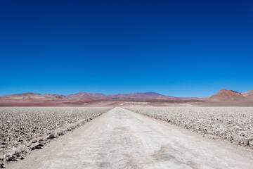 Fototapeta na wymiar road in the desert salt
