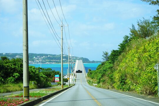 Kouri Bridge with beautiful blue ocean in Kouri Island, Okinawa, Japan - 日本 沖縄 古宇利島 古宇利大橋
