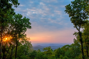 Sunrise at The Len Foote Hike Inn in the mountains of northern Georgia - obrazy, fototapety, plakaty