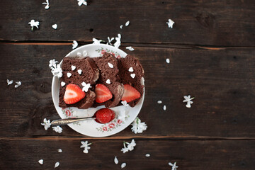 cocoa cake with strawberries