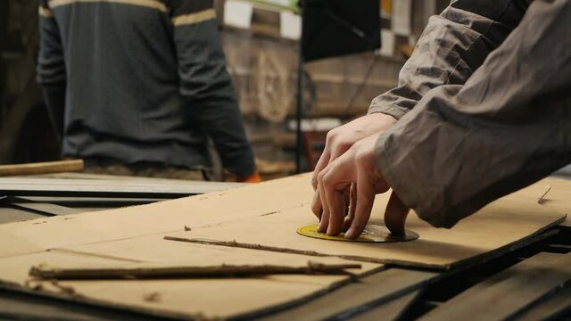 Workshop, production, work with cardboard