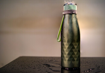 Stainless thermos water bottle