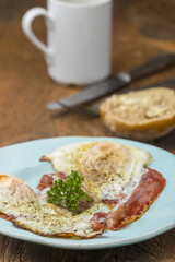 bacon with fried egg