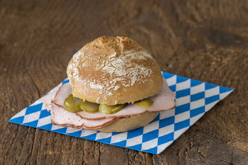 bavarian meat loaf bun