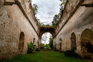 Fototapeta na wymiar Ruinas de iglesia