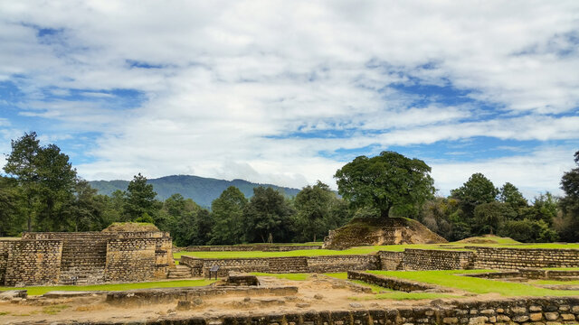Ruinas de Iximche, fundadas en 1,470, capital del reino kaqchikel, ubicadas en Tecp&aacute;n, departamento de Chimaltenango. Guatemala.