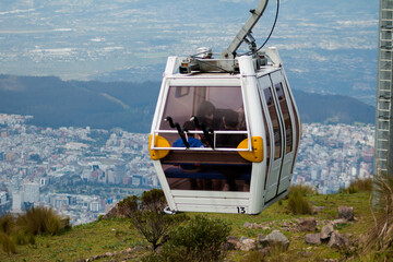 Vagones del Teleférico de Quito en Ecuador