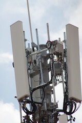 Telecommunications radio antenna