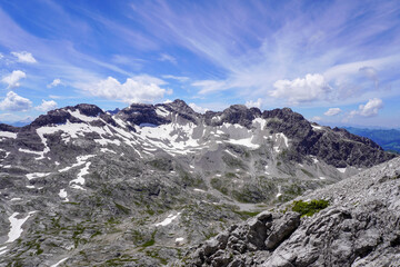 Fototapeta na wymiar Lechtaler Alpen im Sommer