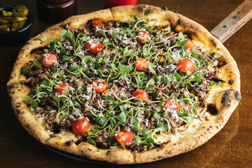 Garlic beef pizza