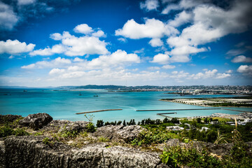 沖縄の風景を眺め歩く