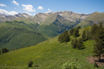 Fototapeta na wymiar Panoramic view of beautiful peaks of national park of Monti Sibillini in the Marche region, Italy