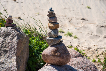 Pyramide Kieselsteine Strand