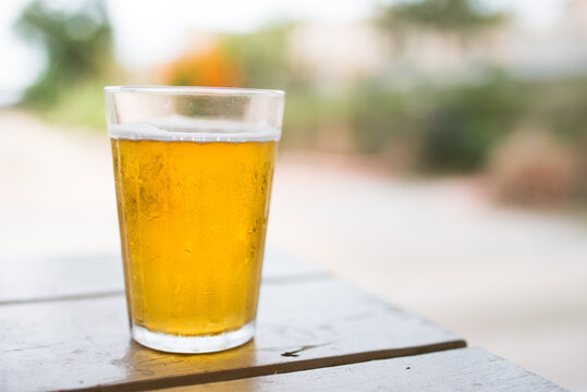 Copo lagoinha (copo americano) com cerveja artesanal gelada